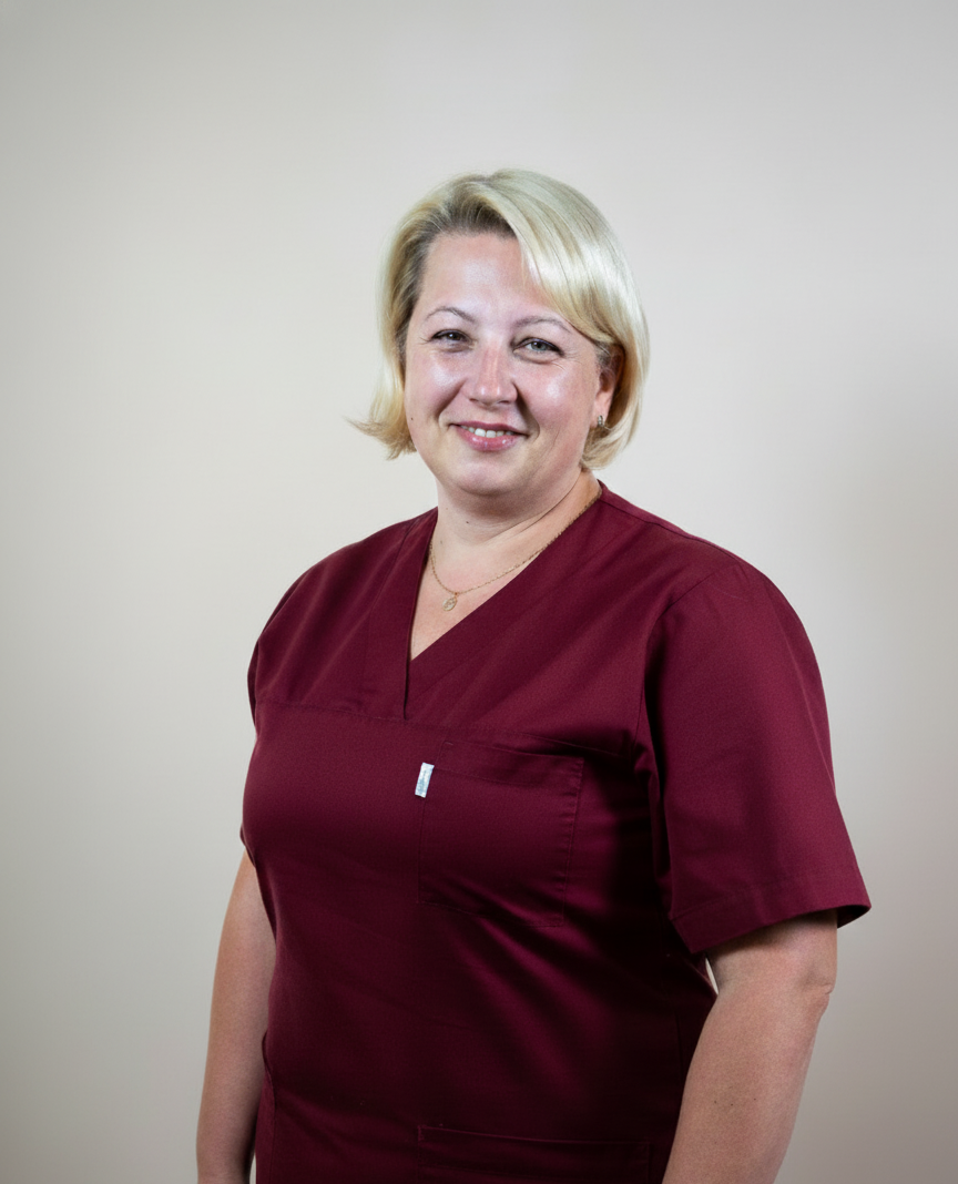 Zdjęcie portretowe dentystki Justyny Bindaszewskiej-Cichy